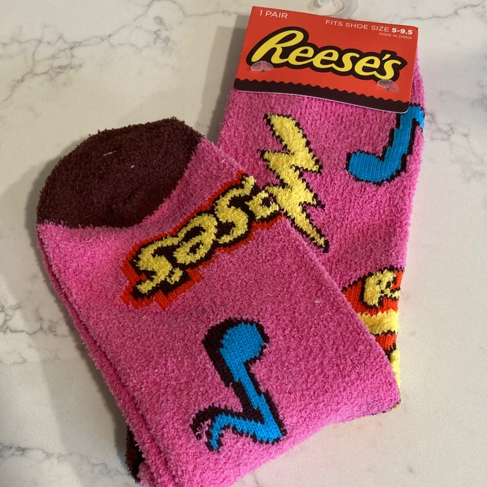 Reese’s Candy Fuzzy Cozy Graphic Crew Socks Adult Shoe Size 5-10 music star